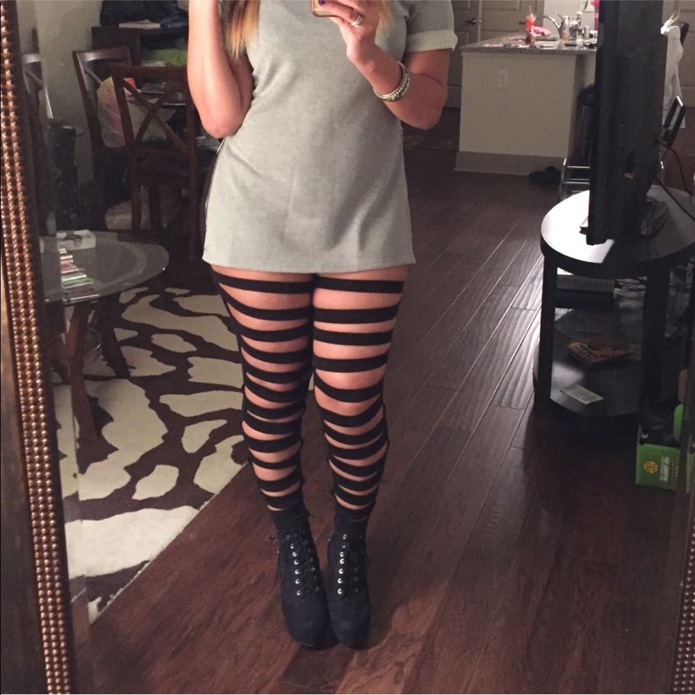 🔥NWOT Slit Leggings